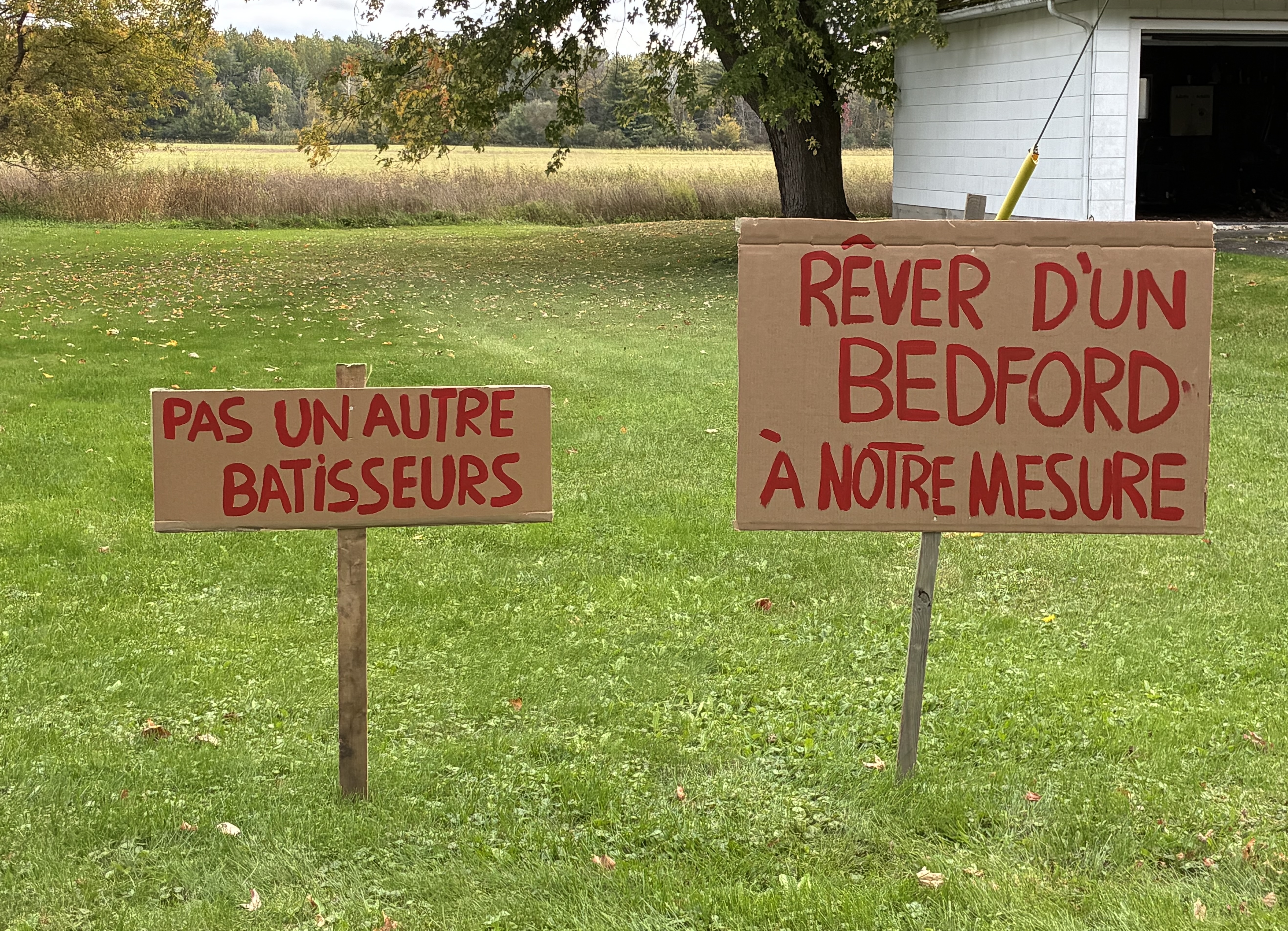 Citizen signs displayed in Bedford